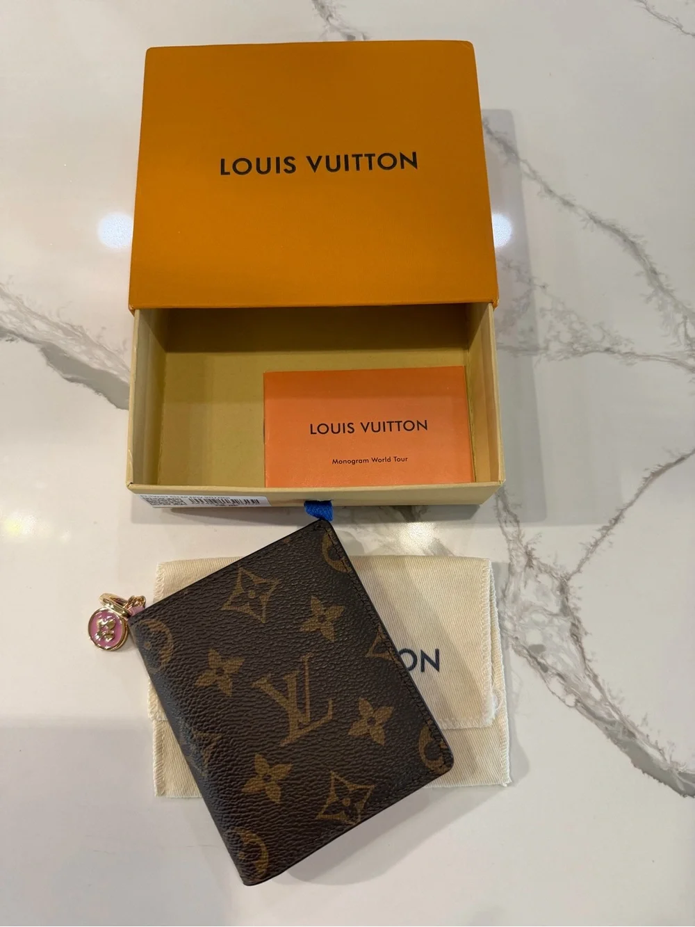 Wallet - Picture 2 of 6